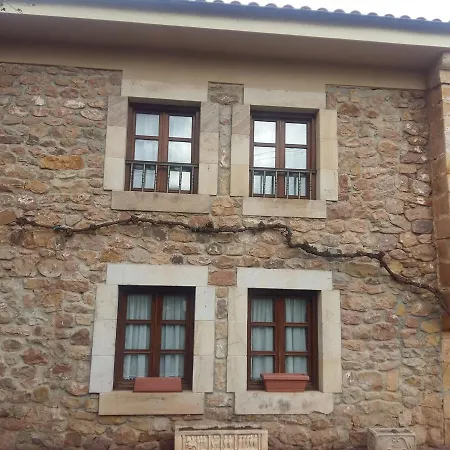 Estela De Barros بيت ريفي Corrales De Buelna